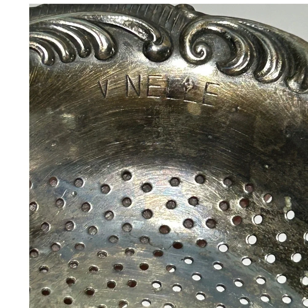 Vintage Van Nelle‎ Silverplate Tea Strainer Ornate Floral Handle Pleet